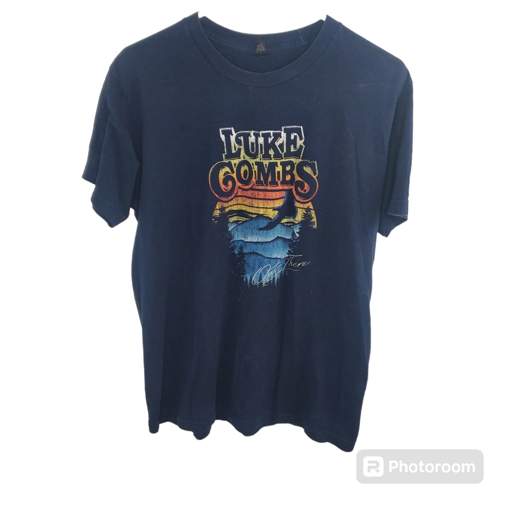 Luke Comb Out there Tshirt size Medium size Meduim